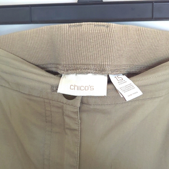 Chico's cargo pants size 1.5 w/ 5 pockets! - Picture 2 of 3